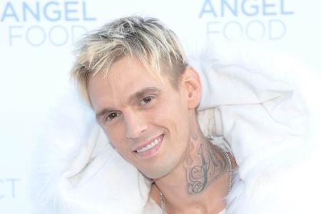 Nach Gesichtstattoo: Aaron Carter zeigt sich mit Glatze Nach Gesichtstattoo: Aaron Carter zeigt sich mit Glatze