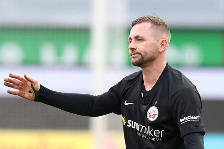 Angreifer Verhoek verlängert in Rostock Angreifer Verhoek verlängert in Rostock