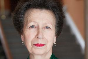 Schreibt Prinzessin Anne britische Militärgeschichte?