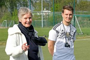 Ex-Bundestrainerin Theune unterstützt Blindenfußball