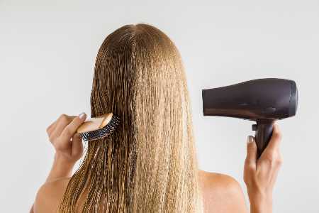 Spitzenschneiden, Waschfrequenz, graue Haare Die größten Irrtümer über Haare nasses Haar