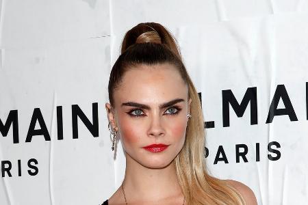 Cara Delevingne trauert um ihre Großmutter Jane Stevens Cara Delevingne trauert um ihre Großmutter Jane Stevens