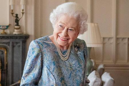 Queen Elizabeth II. gut gelaunt zurück aus der Geburtstags-Pause Queen Elizabeth II. gut gelaunt zurück aus der Geburtstags-Pause