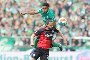 Werder stolpert, Schalke kämpft: Wechsel an der Spitze