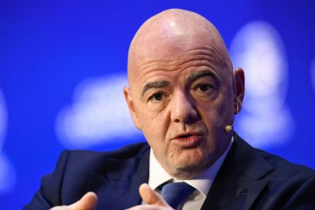 Infantino eckt mit Aussagen über Arbeitsmigranten an Infantino eckt mit Aussagen über Arbeitsmigranten an