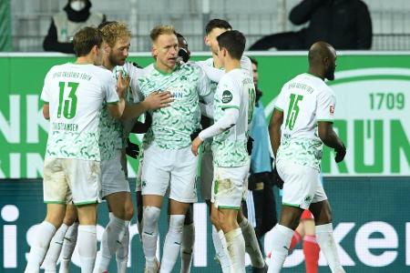 Fürth bindet Asta und Tillman Fürth bindet Asta und Tillman
