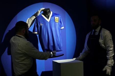 Maradona-Trikot für Weltrekordsumme versteigert Maradona-Trikot für Weltrekordsumme versteigert