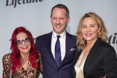 Kim Cattrall feiert mit Kim Cattrall feiert mit