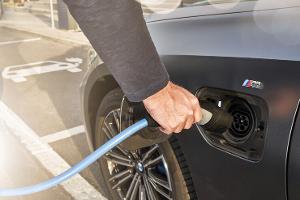 Noch immer Brandgefahr beim PHEV