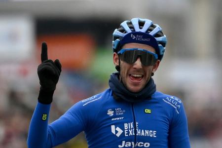 Yates gewinnt Giro-Zeitfahren, van der Poel weiter in Rosa Yates gewinnt Giro-Zeitfahren, van der Poel weiter in Rosa