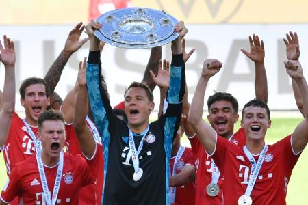 19.37 Uhr: DFL-Chefin überreicht Neuer Meisterschale 19.37 Uhr: DFL-Chefin überreicht Neuer Meisterschale