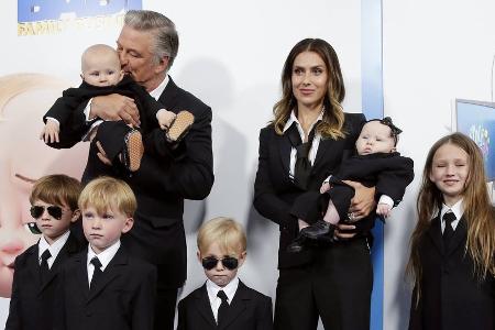 Alec und Hilaria Baldwin enthüllen das Geschlecht ihres Babys Alec und Hilaria Baldwin enthüllen das Geschlecht ihres Babys
