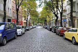 Wann Halten in der zweiten Reihe erlaubt ist