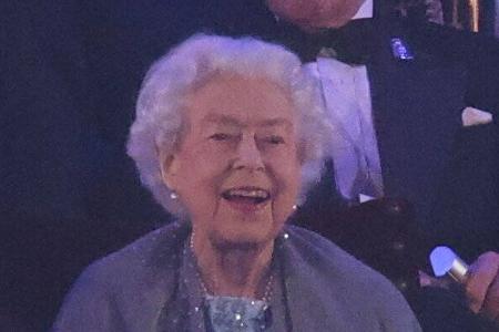 Queen Elizabeth II.: So strahlt die Königin bei großer Jubiläumsfeier Queen Elizabeth II.: So strahlt die Königin bei großer Jubiläumsfeier