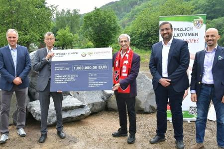Katar gibt eine Million für Kinderfußballplätze im Ahrtal Katar gibt eine Million für Kinderfußballplätze im Ahrtal