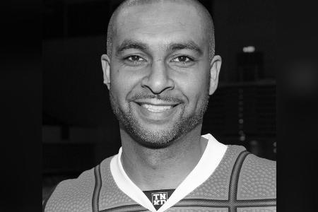 Trauer um deutschen Basketball-Star Ademola Okulaja Trauer um deutschen Basketball-Star Ademola Okulaja