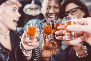 Die hartnäckigsten Alkohol-Mythen im Check
