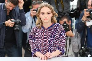 Lily-Rose Depp: Johnny-Fans greifen sogar seine Tochter an