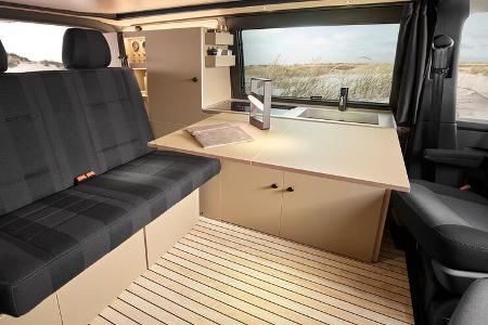 Custom Bus Streifenwagen VW T 6.1 Black Edition (2022)