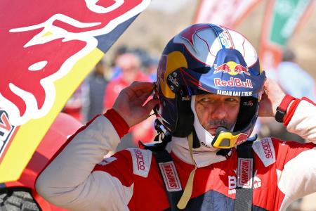 Einschlag nach 100 m: Schnelles Aus für Loeb Einschlag nach 100 m: Schnelles Aus für Loeb