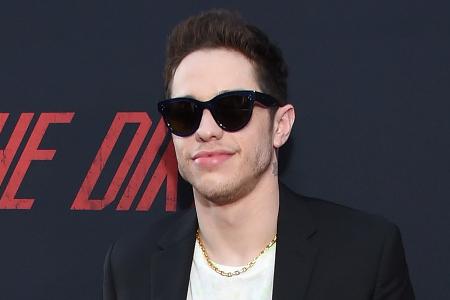Pete Davidson scherzt bei Pete Davidson scherzt bei