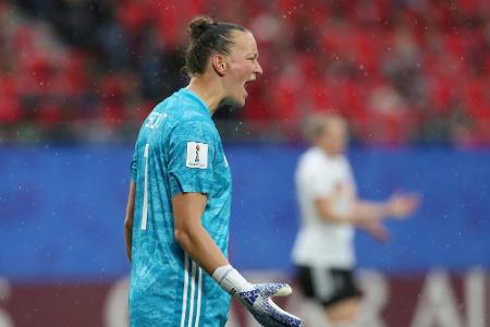 Klare Ansage vor EM: Schult will ums DFB-Tor kämpfen Klare Ansage vor EM: Schult will ums DFB-Tor kämpfen