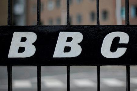 BBC entschuldigt sich für Tickereinblendung BBC entschuldigt sich für Tickereinblendung
