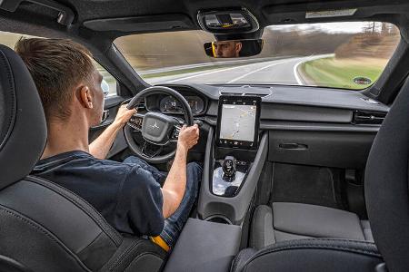 Polestar 2, Interieur