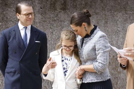 Prinzessin Estelle begeistert die Fans in ihrem Herzogtum Östergötland Prinzessin Estelle begeistert die Fans in ihrem Herzogtum Östergötland