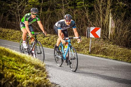 rb-0416-rennrad-test-carbon-2000-teaser-christian-lampe (jpg) rb-0416-rennrad-test-carbon-2000-teaser-christian-lampe (jpg)