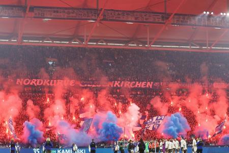 Geldstrafen für Schalke, Bremen und Düsseldorf Geldstrafen für Schalke, Bremen und Düsseldorf