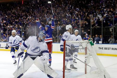 NHL: Titelverteidiger Tampa kassiert deftige Auftaktpleite NHL: Titelverteidiger Tampa kassiert deftige Auftaktpleite