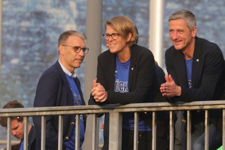 Schalke vor Wechsel des Trikotsponsors Schalke vor Wechsel des Trikotsponsors