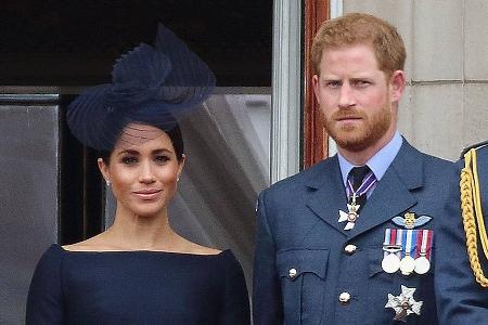 Harry und Meghan verfolgen Harry und Meghan verfolgen