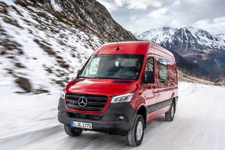 Mercedes-Benz Sprinter Ð 319 CDI 4x4, 140kW (190 PS), Jupiterrot, Kastenwagen