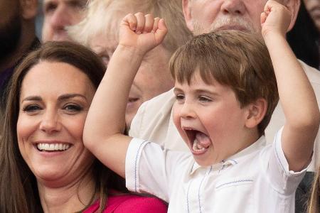 Grimassen während Thronjubiläum: Prinz Louis hatte Grimassen während Thronjubiläum: Prinz Louis hatte