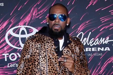 Staatsanwalt fordert: R. Kelly soll mehr als 25 Jahre ins Gefängnis Staatsanwalt fordert: R. Kelly soll mehr als 25 Jahre ins Gefängnis