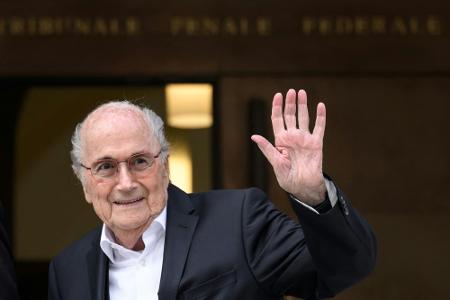 Blatter vernehmungsfähig: Blatter vernehmungsfähig: