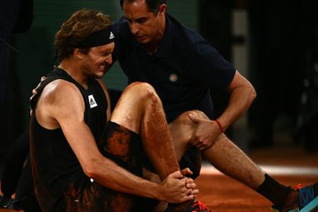 Zverev soll ohne Zeitdruck am Comeback arbeiten Zverev soll ohne Zeitdruck am Comeback arbeiten