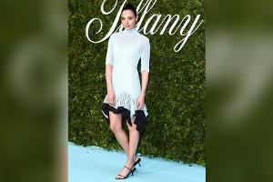 Gal Gadot: Cocktailkleid in "Tiffany"-Blau erregt Aufsehen