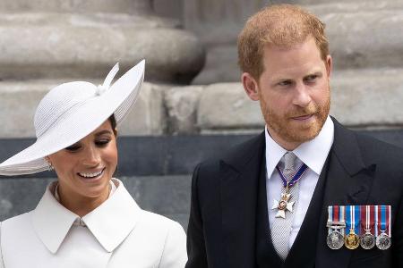 Hatte die Queen nur 15 Minuten für Harry und Meghan übrig? Hatte die Queen nur 15 Minuten für Harry und Meghan übrig?