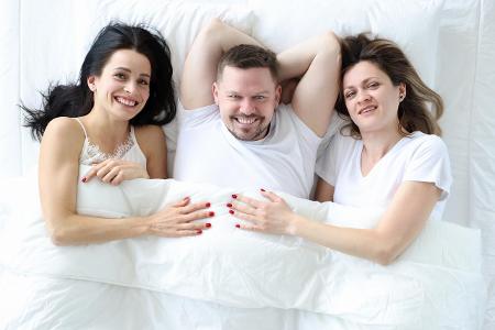 Dreier, Partnertausch, Gruppensex: So wagen Sie Sexperimente
