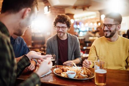 Kommt der Bierbauch wirklich vom Bier?