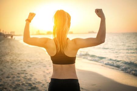 Effektives Training gegen Rückenschmerzen und für einen straffen Bauch Effektives Training gegen Rückenschmerzen und für einen straffen Bauch