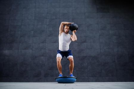 Balance-Halbball intensiviert jedes Workout