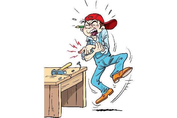 Mit dem Hammer auf den Daumen gehauen