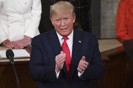 Schlips bis zum Schritt: Trump und seine Billig-Anzüge