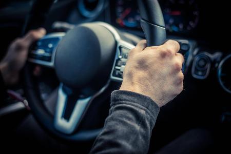 7 Fehler die man(n) beim Autofahren macht