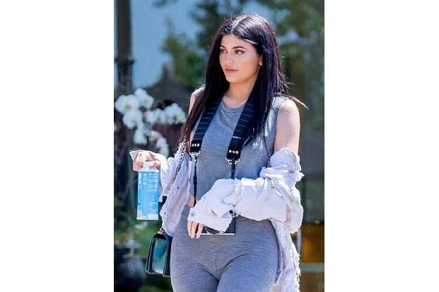 Ja, es kann passieren, so ein Cameltoe. Peinlich ist es aber trotzdem immer. Wenn man allerdings dazu noch berühmt ist und d...