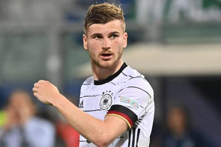 ANGRIFF: Timo Werner (bis 75.) - Note 2,5 - Trat zunächst nur in Erscheinung, weil er aussichtsreiche Chancen vertändelte oder zu schwach abschloss (1./40./60.). Der Bann brach dann per Doppelschlag, als er zunächst aus fünf Metern einschob (68.) und dann einen italienischen Abwehrschnitzer eiskalt ausnutzte (69.). Tore, die dem Chelsea-Profi guttun dürften.